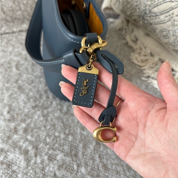 NWT COACH 1941 Dakota Bucket Bag 16 in Denim RARE 💎 - Picture 6 of 6